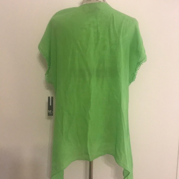 *🆕 New Direction Green Embellished Top 1X - Picture 3 of 6